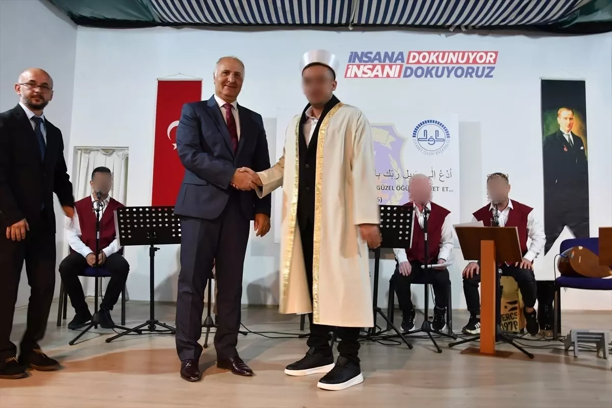 Antalya Cezaevinde Hafızlık Eğitimi Alan Hükümlü Sertifikasını Aldı