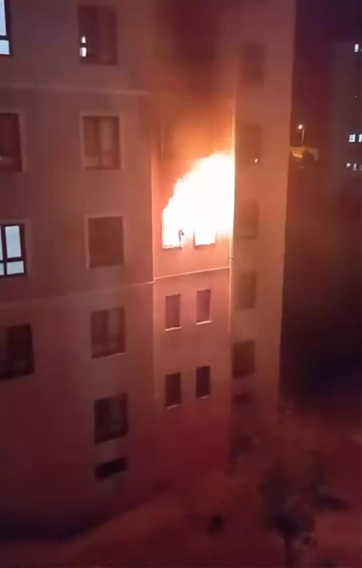 Batman'da Apartman Yangını: 1 Ölü, 14 Yaralı