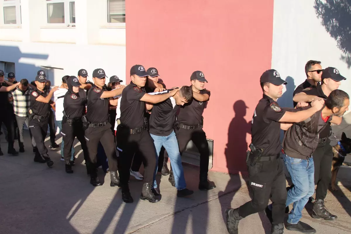 Adana Merkezli Suç Örgütüne Operasyon: 130 Gözaltı, 96 Tutuklama