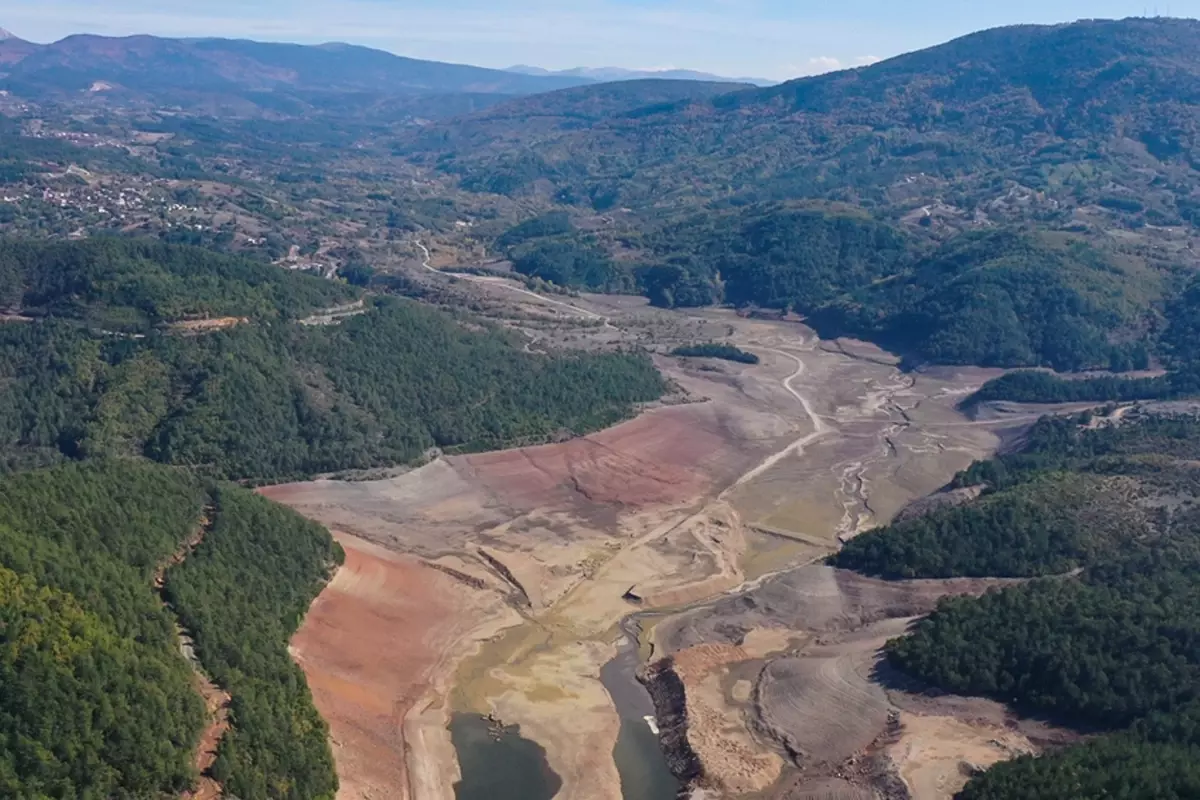 Bursa'daki felaket havadan görüntülendi! Barajlarda bir damla su yok