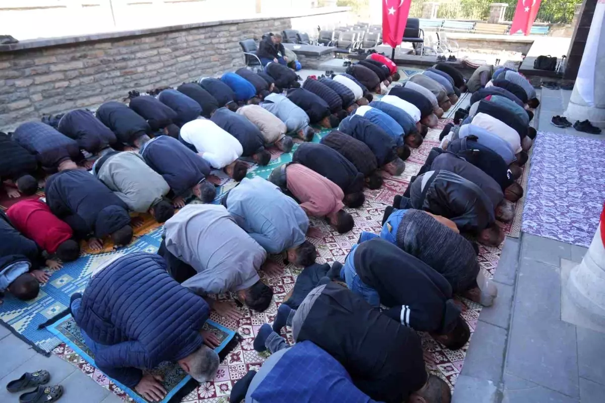 Muş'ta Tarihi Murat Paşa Camisi 85 Yıl Sonra Yeniden İbadete Açıldı