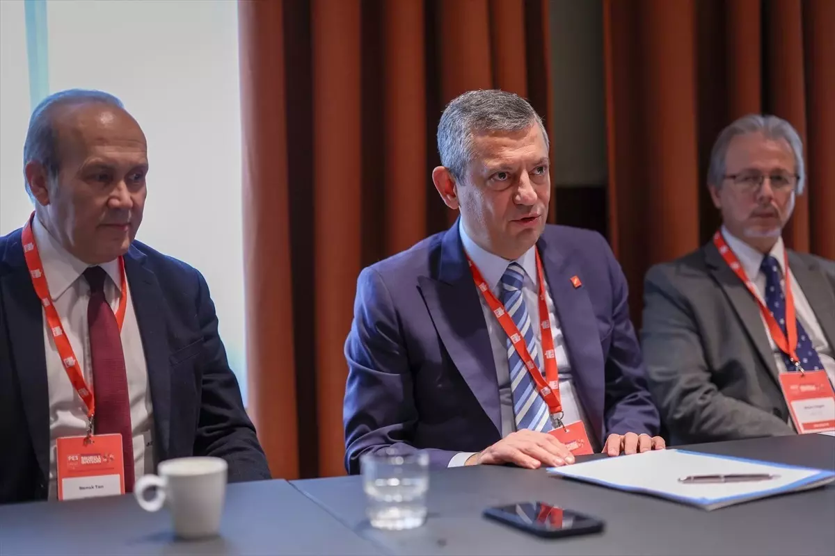 CHP Genel Başkanı Özgür Özel, Amsterdam'da Avrupa Sosyalist Partisi Kongresi'nde Görüşmeler Yaptı