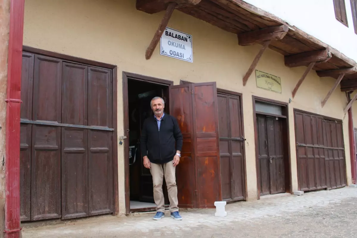 90 Yıllık Konağı Okuma Salonuna Çevirerek Dedelerini Yaşatıyorlar