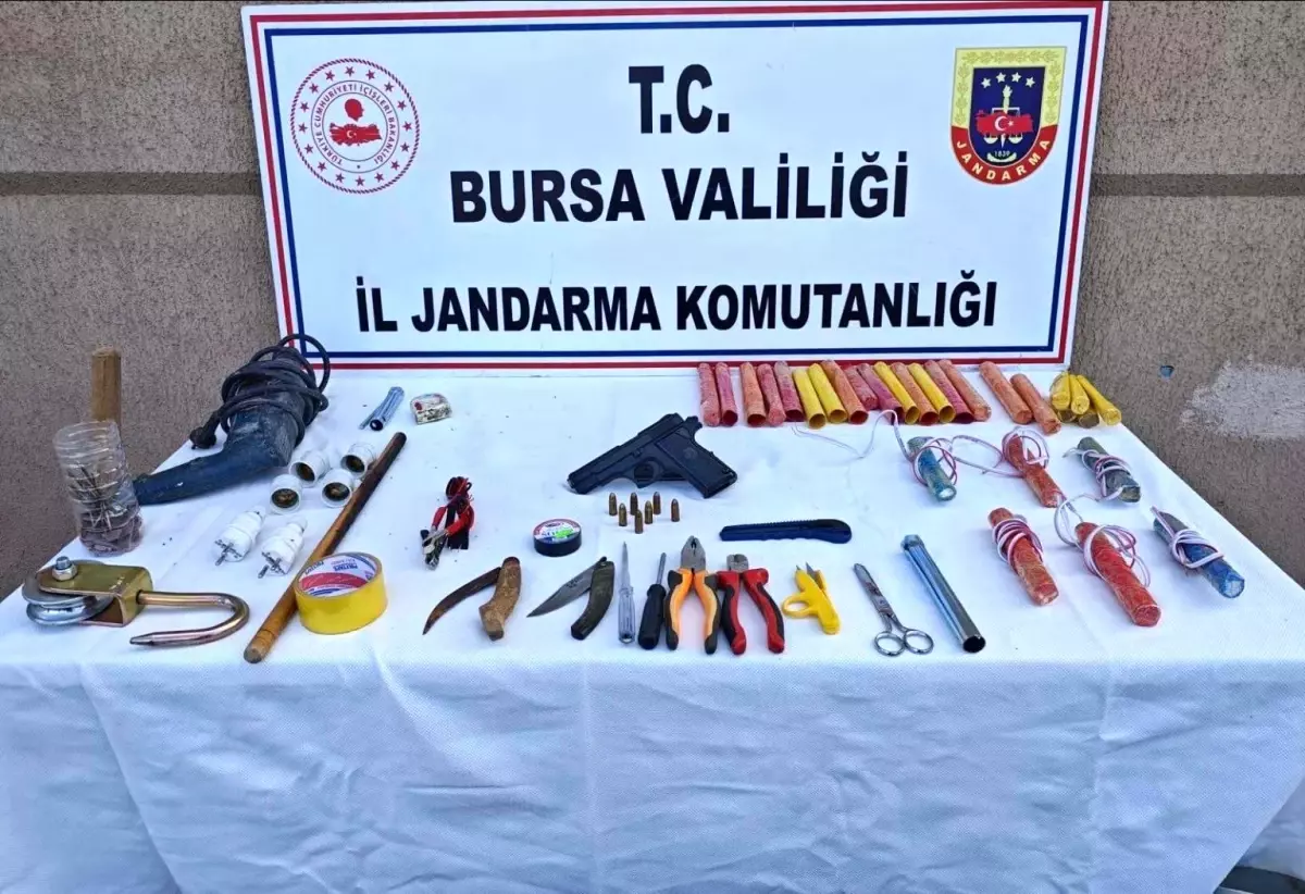 Bursa'da Defineciler Suçüstü Yakalandı