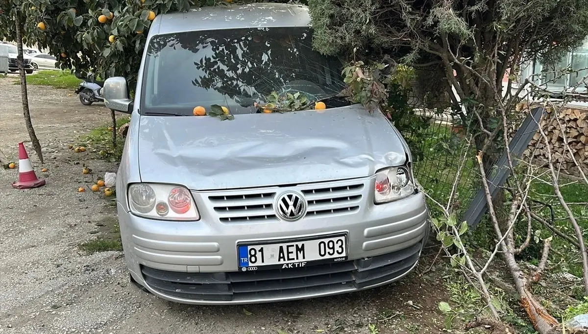 Düzce'de Trafik Kazası: 1 Ölü, 1 Yaralı