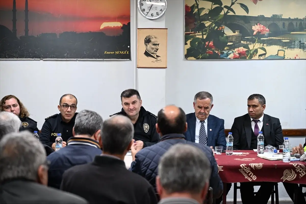 Edirne Emniyet Müdürü Ayhan, Meydan Mahallesi'nde Huzur Toplantısı Düzenledi