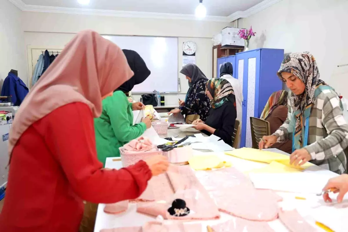 Elazığ'da Kadınlar Giyim Kurslarına Yoğun İlgi Gösteriyor