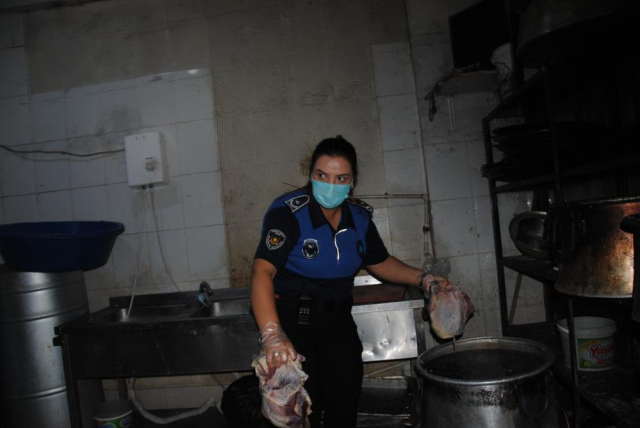 Disgusting images in the city of gastronomy! They were going to give them to weddings and restaurants
