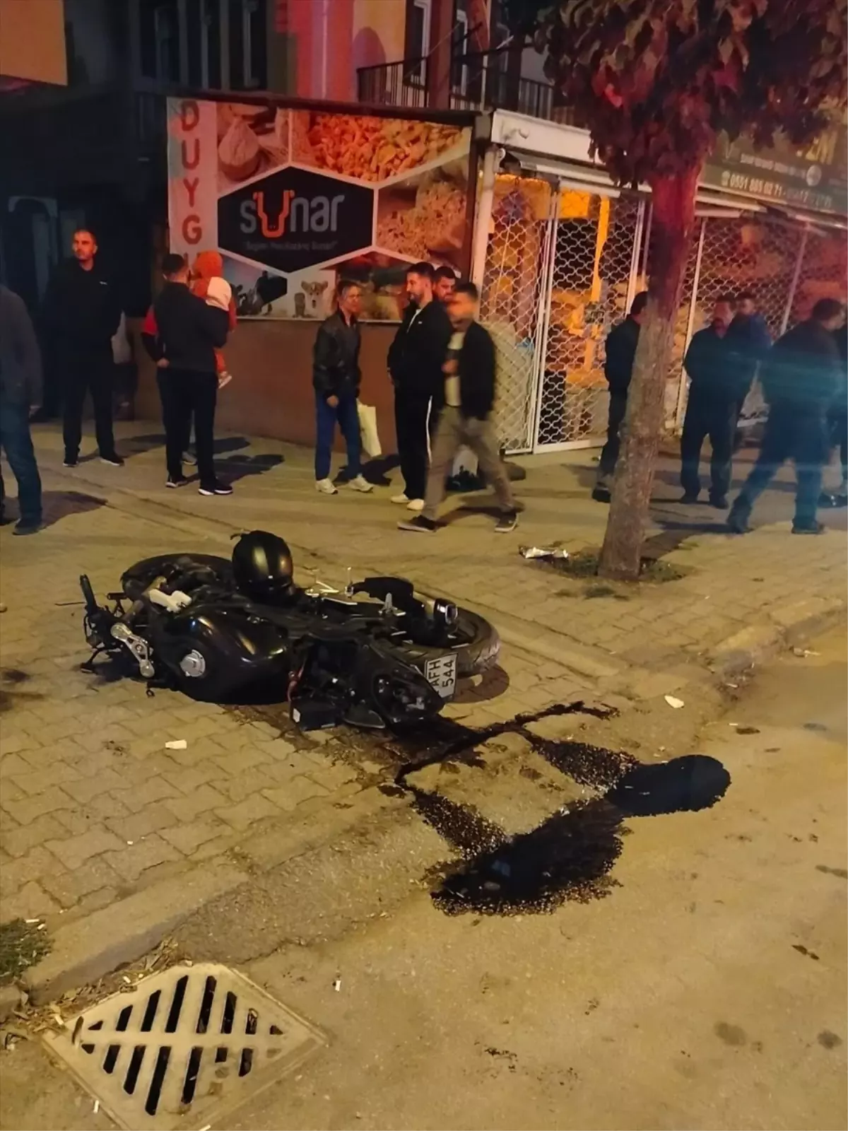 Isparta'da Kamyonet ile Motosiklet Çarpıştı: 1 Ölü, 1 Yaralı