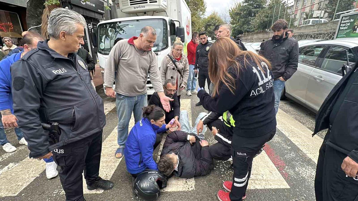 Samsun'da Otomobil-Motosiklet Çarpışması: Lise Öğrencisi Yaralandı