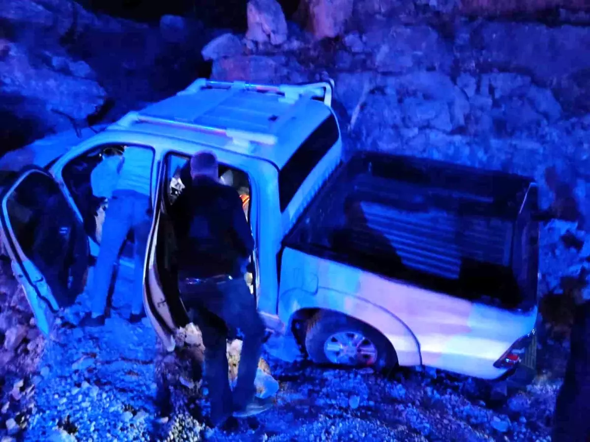 Mardin’de Pikap Devrildi: Sürücü Yaralandı