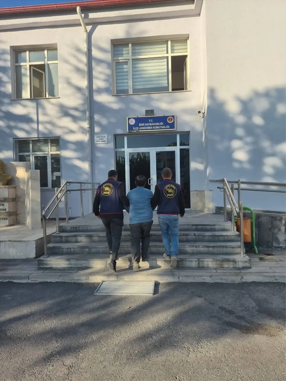 Niğde'de 5 Firari Yakalandı