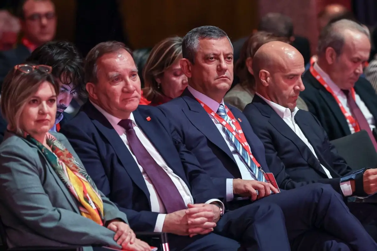 CHP Genel Başkanı Özgür Özel, Amsterdam'da Avrupa Sosyalist Partisi Kongresine Katıldı