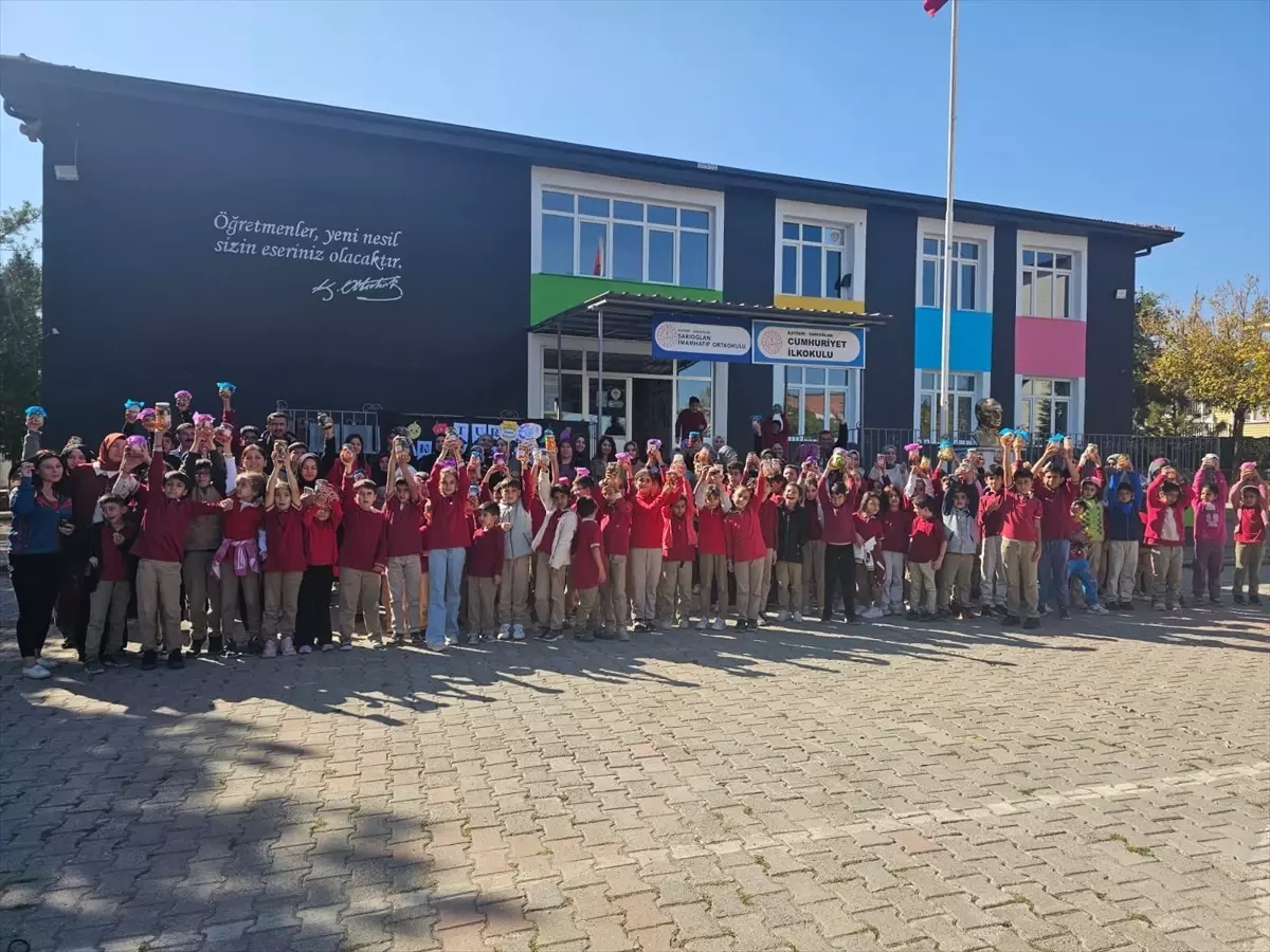 Cumhuriyet İlkokulu'ndan Renkli Etkinlik: Turşu Kurma