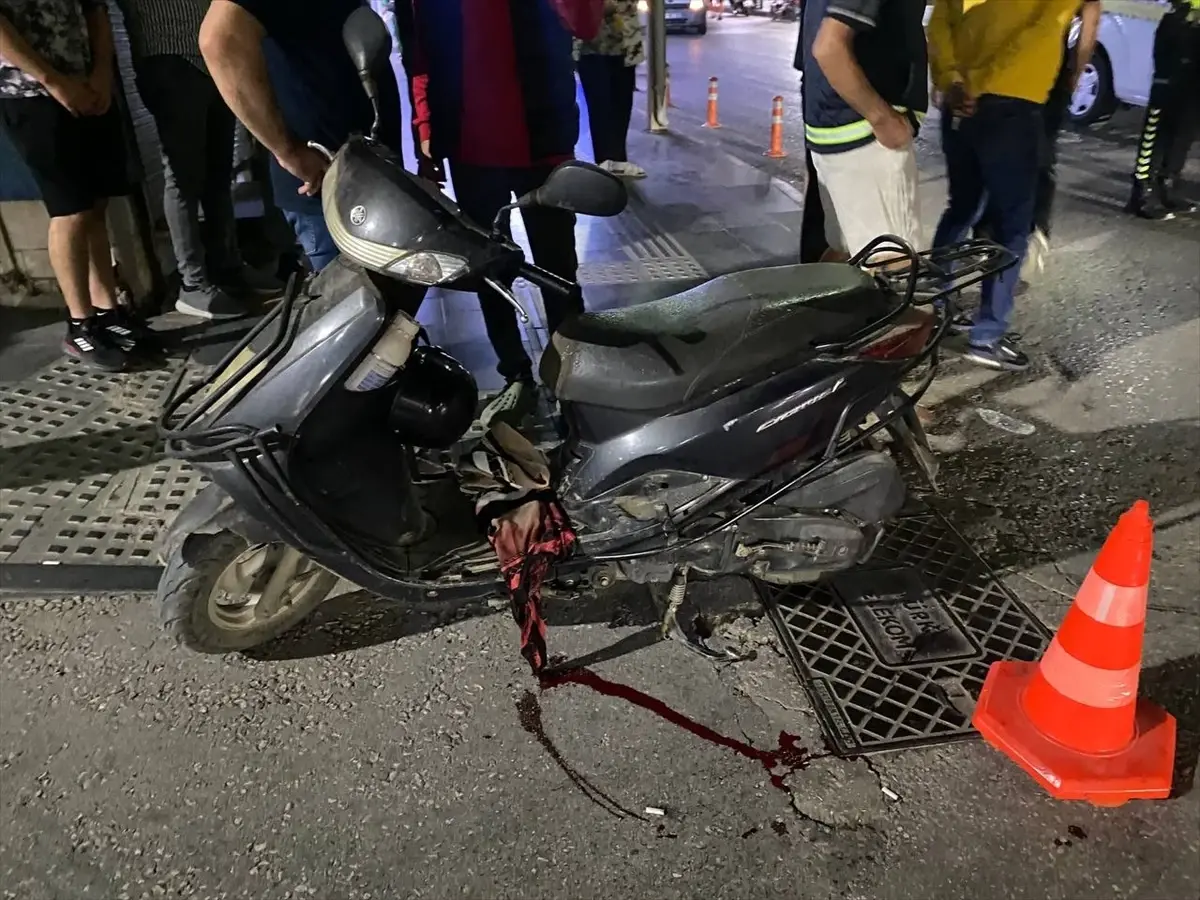 Antalya'da Motosiklet Kazası: Sürücü Yaralandı