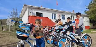 Hayırseverler Çocuklara Bisiklet Hediye Etti