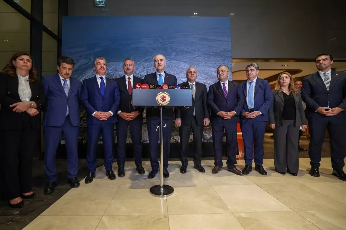 TBMM Başkanı Kurtulmuş, Kürtçe Şiir Okudu