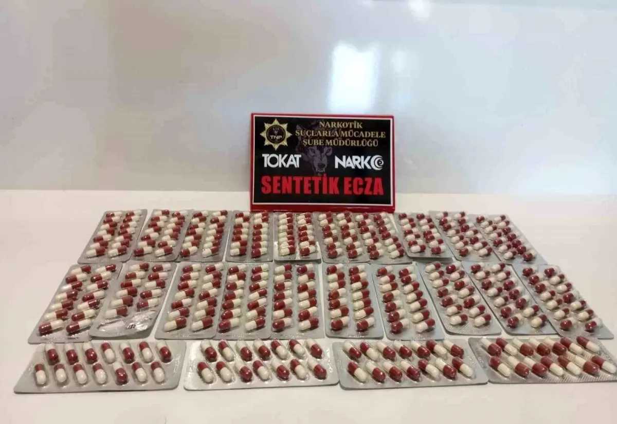 Tokat'ta Uyuşturucu Operasyonu: 8 Bin Lira ve Sentetik Maddeler Ele Geçirildi