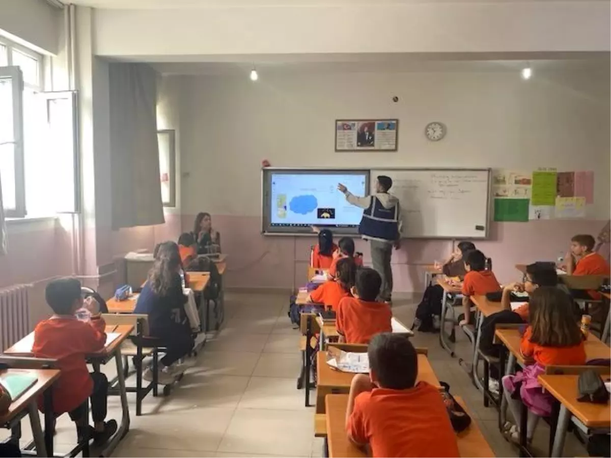 Tunceli'de Öğrencilere Kooperatifçilik Eğitimi Verildi
