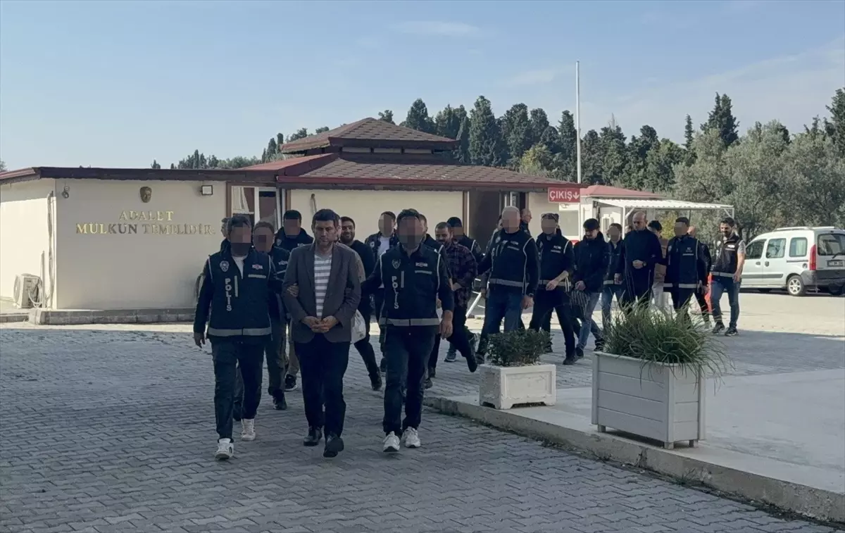Yalova'da İl Göç İdaresi Müdürü ve 8 Çalışanı Gözaltına Alındı