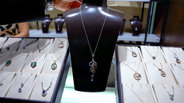 Jewelry opportunity with discounts of up to 50%! A 16,000 TL piece is on sale for 6,000 TL at cost price