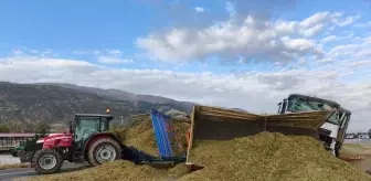 Afyonkarahisar'da Tır ve Traktör Çarpıştı: 2 Yaralı