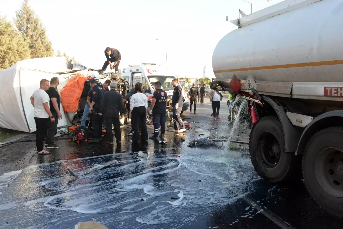 Kahramanmaraş'ta Kamyon Akaryakıt Tankerine Çarpınca Bir Kişi Hayatını Kaybetti