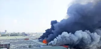 Dakka Havalimanı'nda Kargo Bölümünde Yangın Çıktı