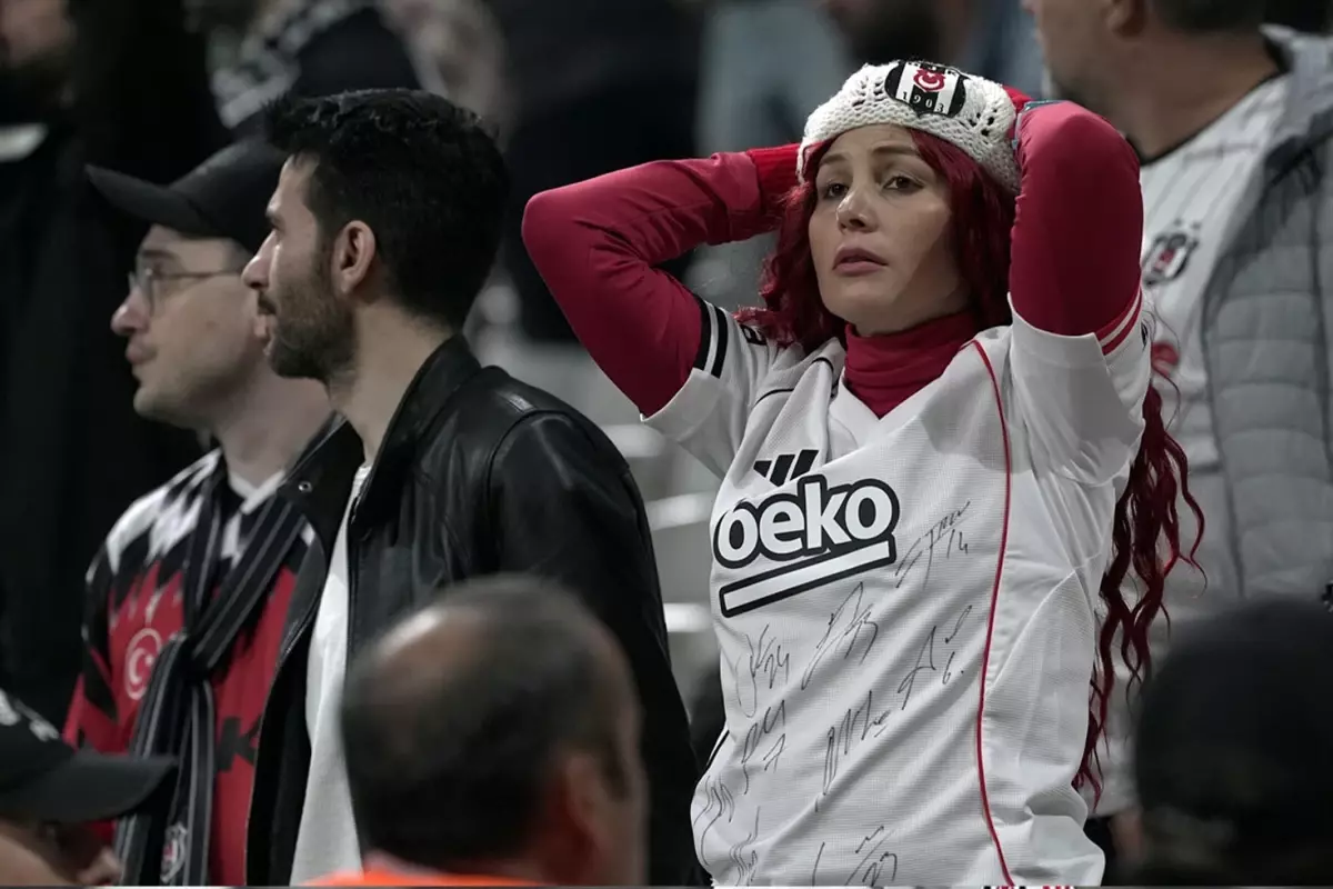 Beşiktaş taraftarından 3 futbolcuya tepki