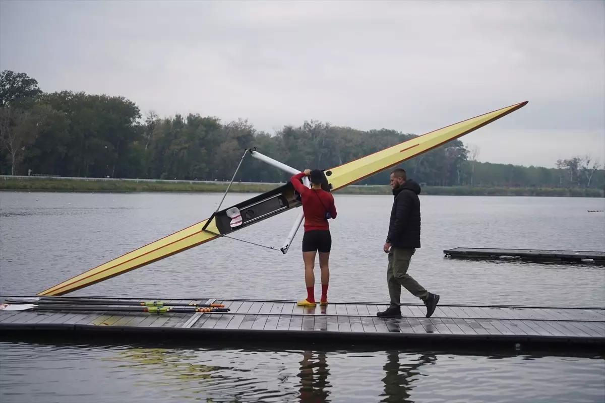Edirne'de Büyükler Türkiye Kupası Kürek Yarışları Başladı