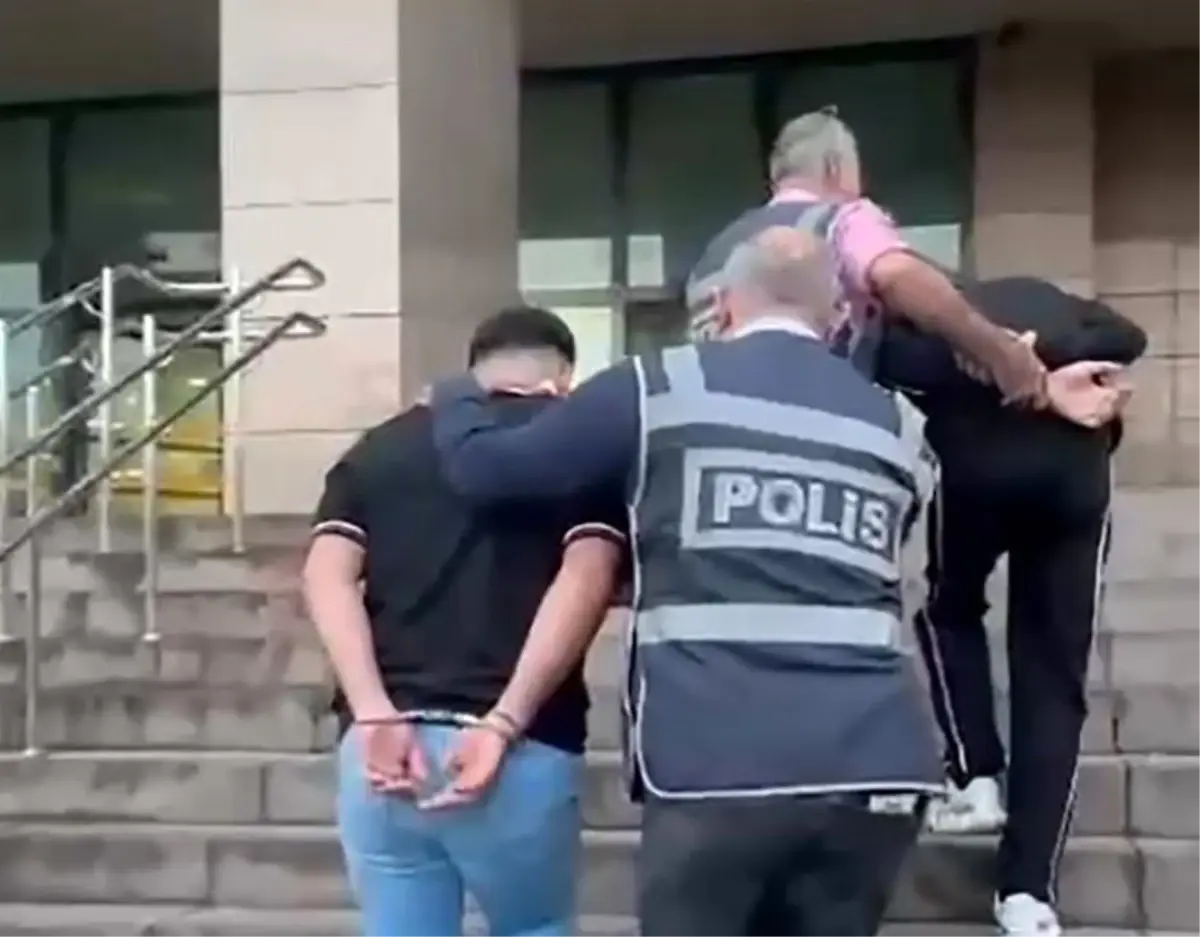 İzmir'de Motosiklet Hırsızlığına Cezaevinden Tahliye Olan Şüpheliler Karıştı