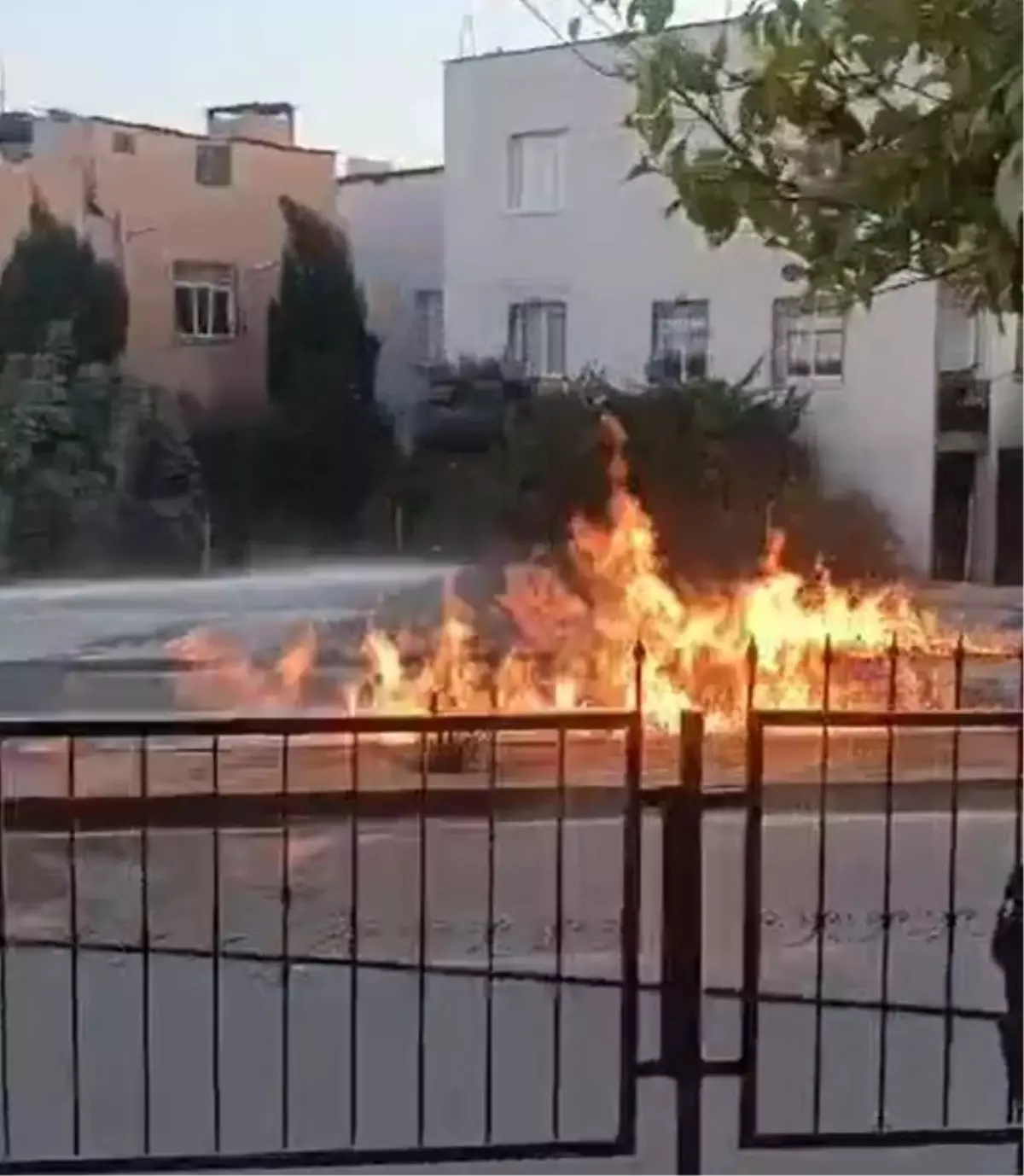 Mersin'de Doğal Gaz Sızıntısı Yangına Neden Oldu