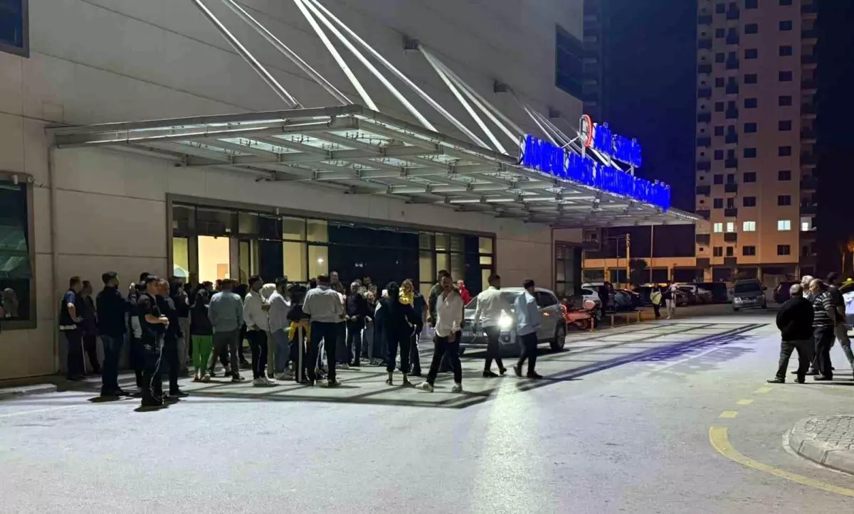 14 Yaşındaki Genç Düğün Salonu Önünde Ateş Açtı: 5 Yaralı