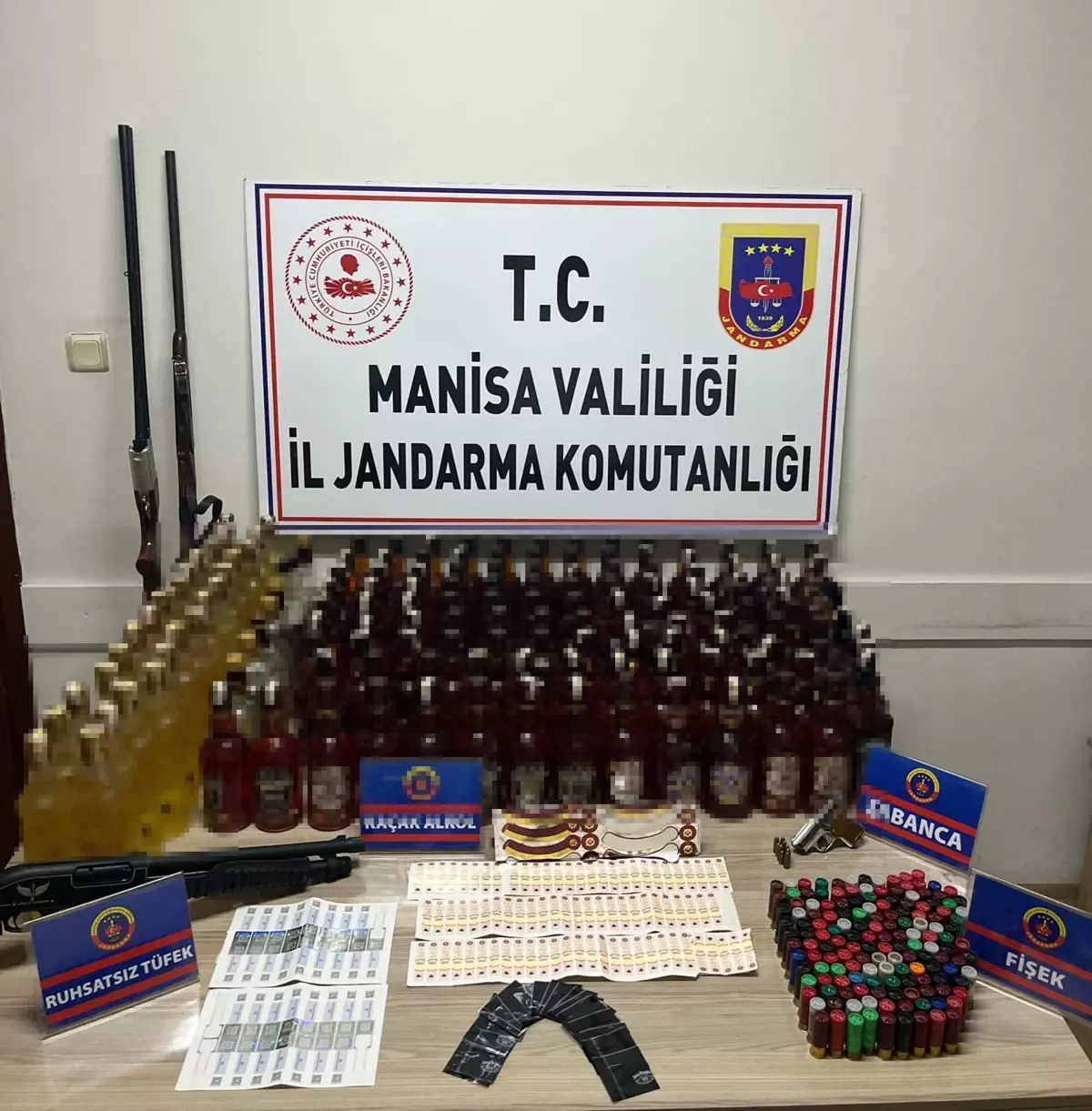 Manisa'da Sahte İçi ve Ruhsatsız Silah Operasyonu