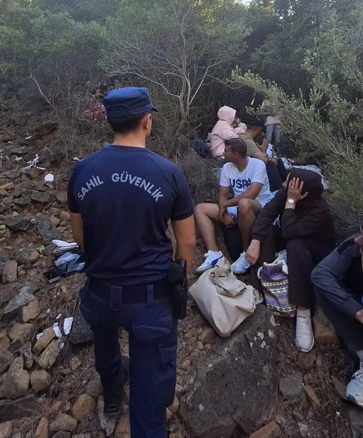 Fethiye'de 59 Kaçak Göçmen ve 3 Kaçakçı Yakalandı