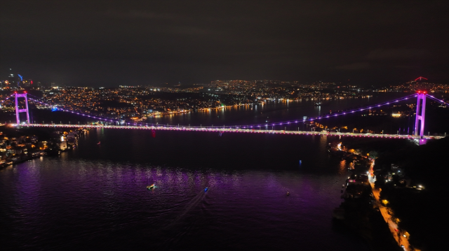 istanbul da kopruler meme kanseri icin pembe 19162505 7847 m