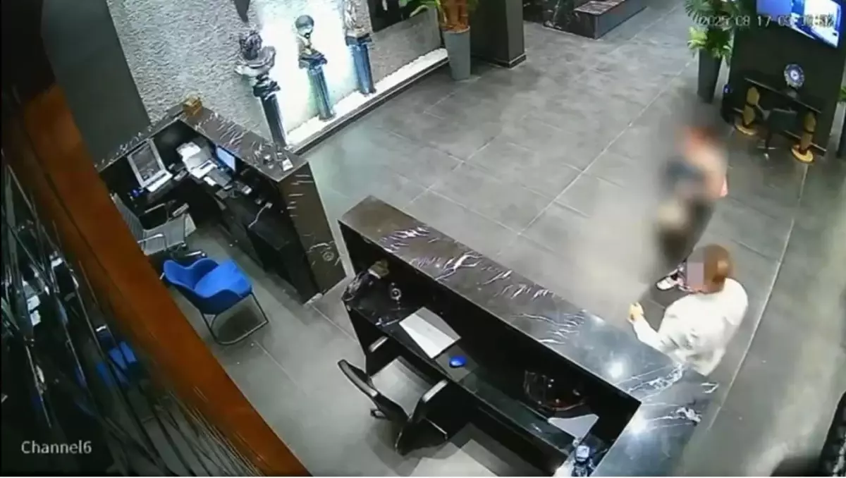İzmir'de Fuhuş Ağı Operasyonunda 4 Gözaltı