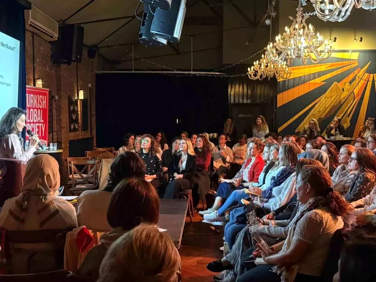 MomTalks Ebeveynlik Zirvesi ile Uluslararası Arenaya Adım Attı