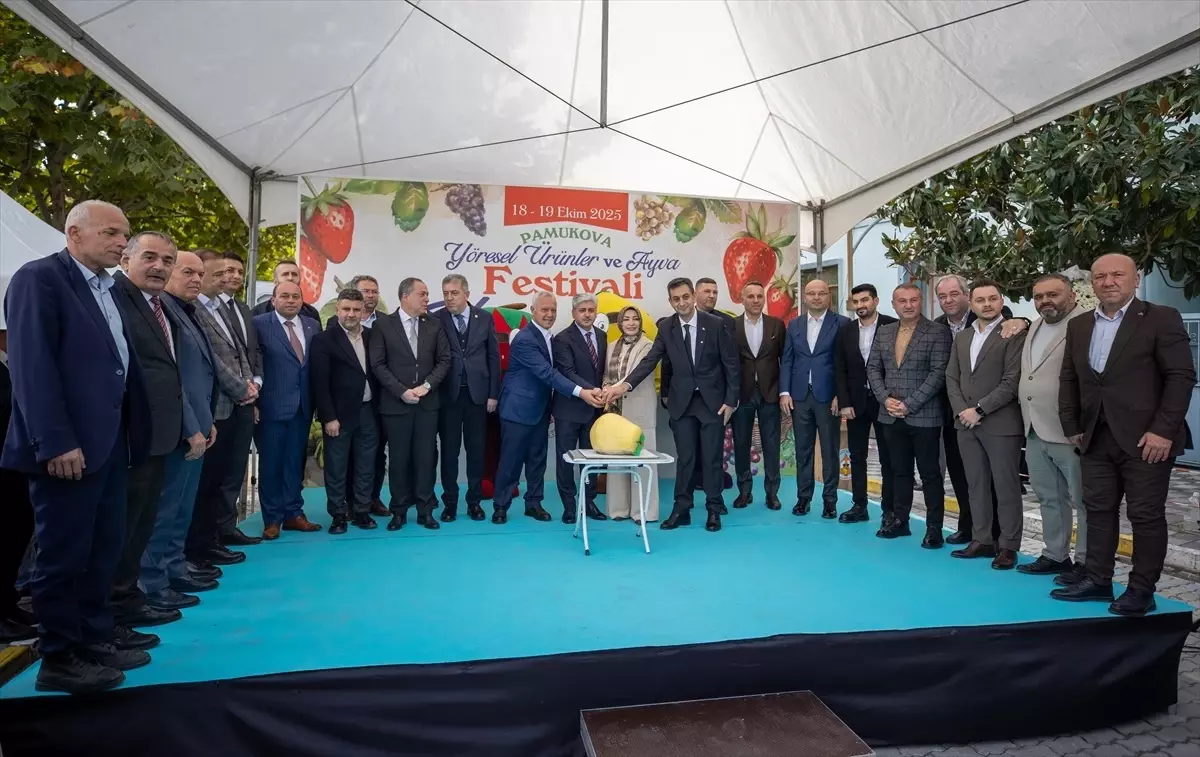 Pamukova'da 'Ayva ve Yöresel Ürünler Festivali' Başladı