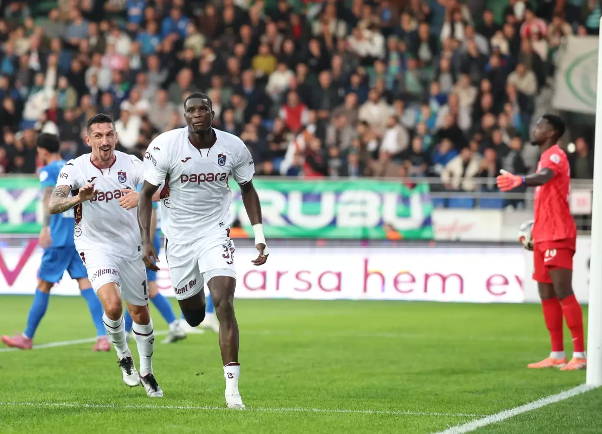Trabzonspor, Çaykur Rizespor'u 2-1 ile Geçti