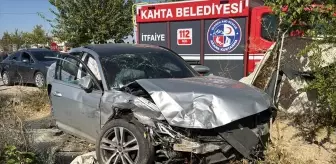 Adıyaman'da Ambulans ile Otomobil Çarpıştı: 8 Yaralı