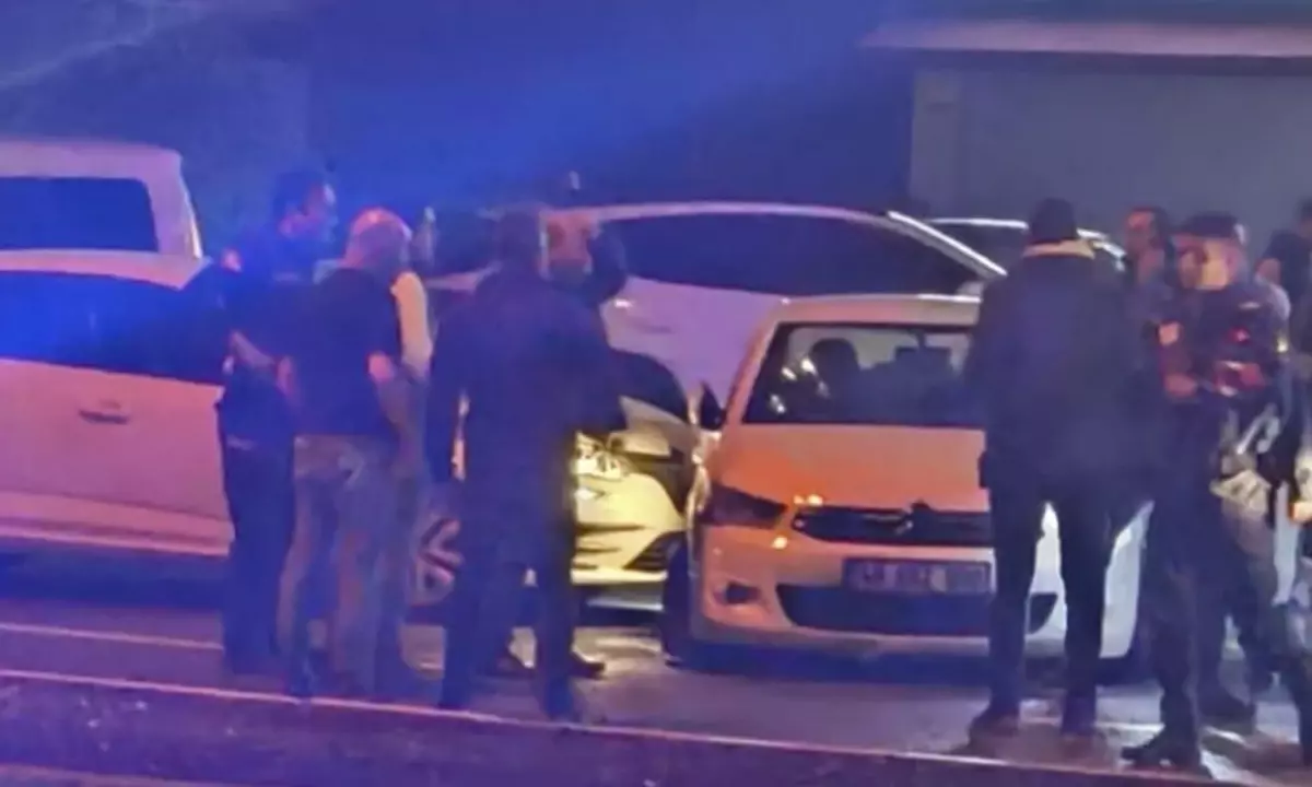 Edremit'te Silahlı Saldırı: 2 Polis Memuru Yaralı, 7 Kişi Hastaneye Kaldırıldı