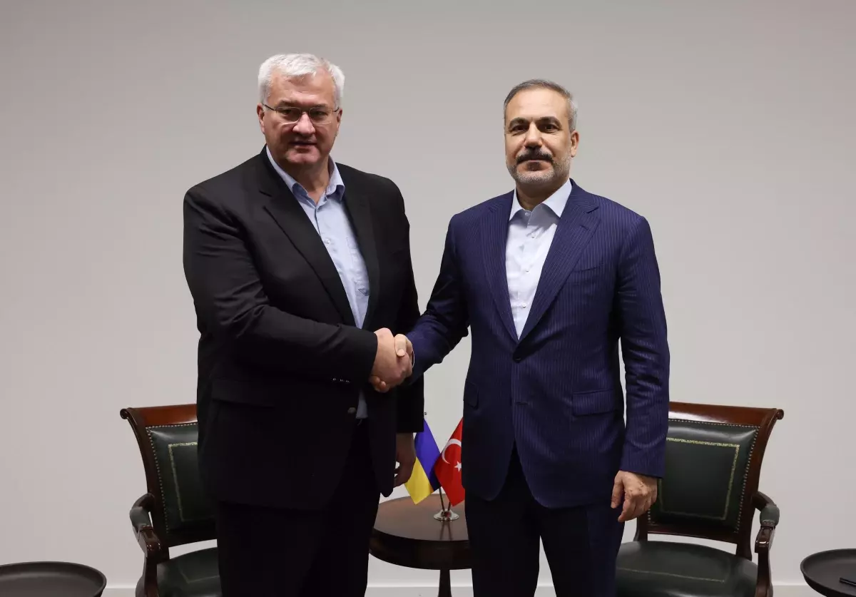 Dışişleri Bakanı Hakan Fidan, Lüksemburg'da Ukrayna Dışişleri Bakanı ile Görüştü