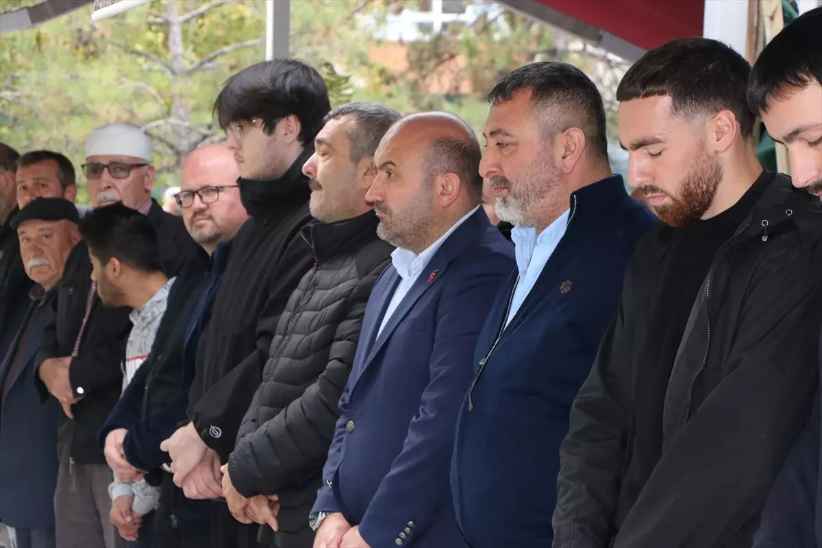 Beşiktaşlı Futbolcu Orkun Kökçü'nün Babaannesi Son Yolculuğuna Uğurlandı