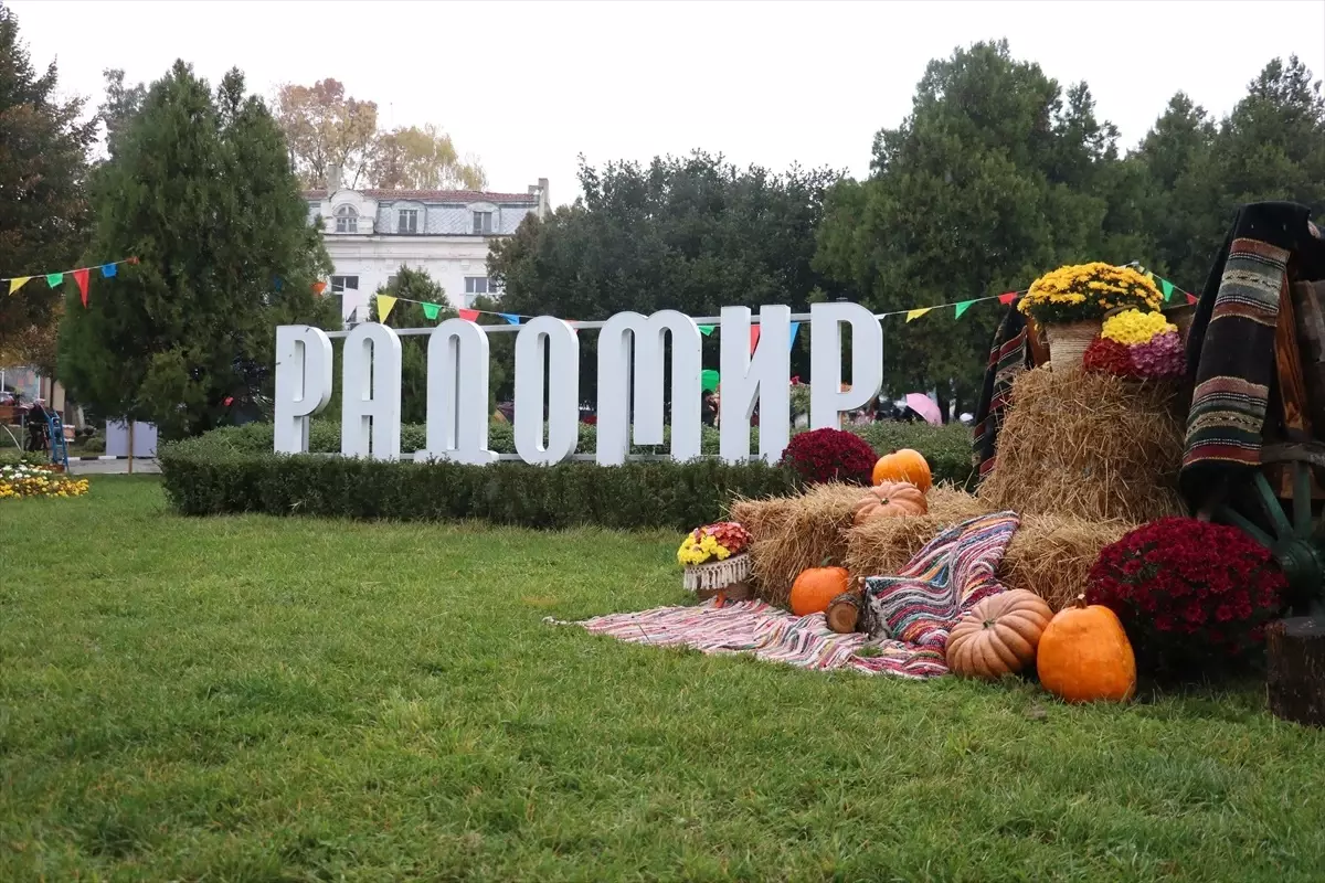 Radomir'de 10. Geleneksel Boza Bayramı Coşkuyla Kutlandı