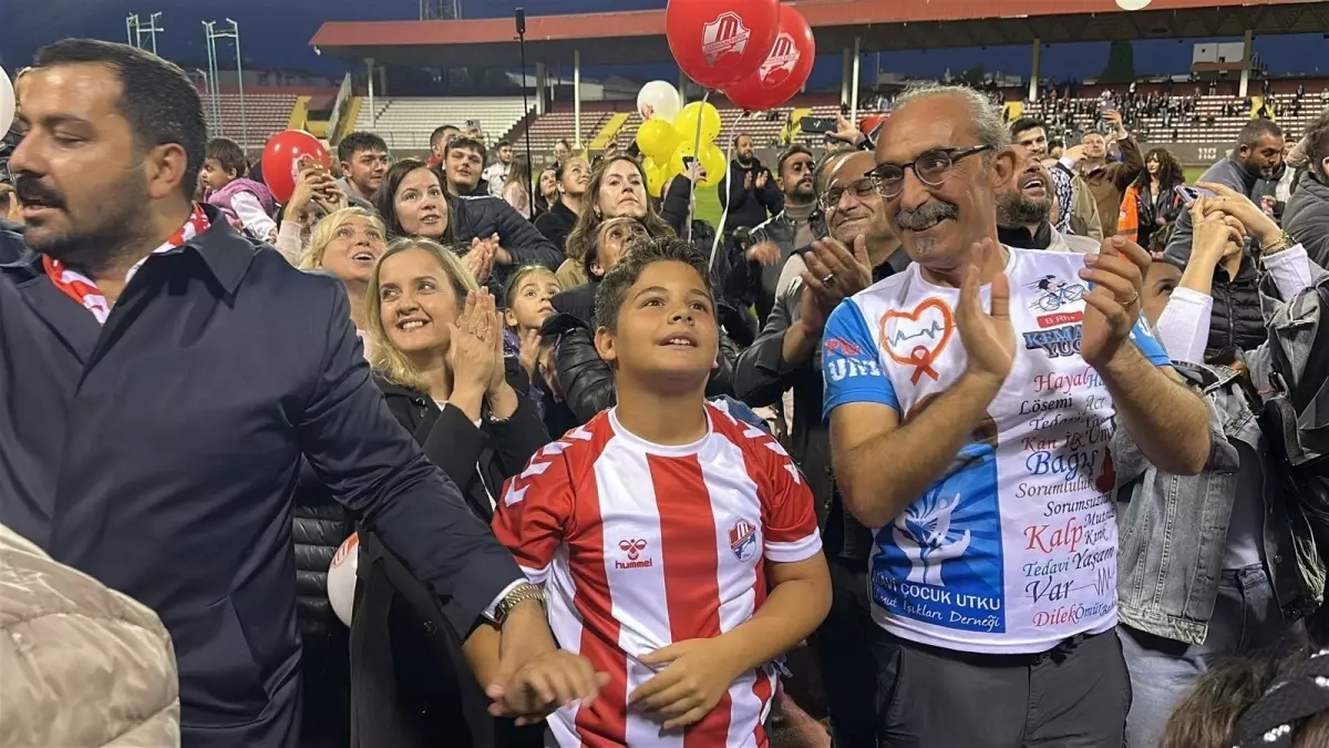 Lösemiyi Yenen Gencay İçin Balonlar Gökyüzüne Bırakıldı