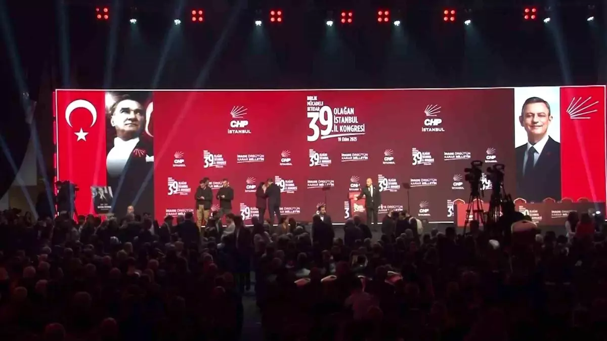 CHP'nin 39. Olağan İstanbul İl Kongresi Yapılıyor