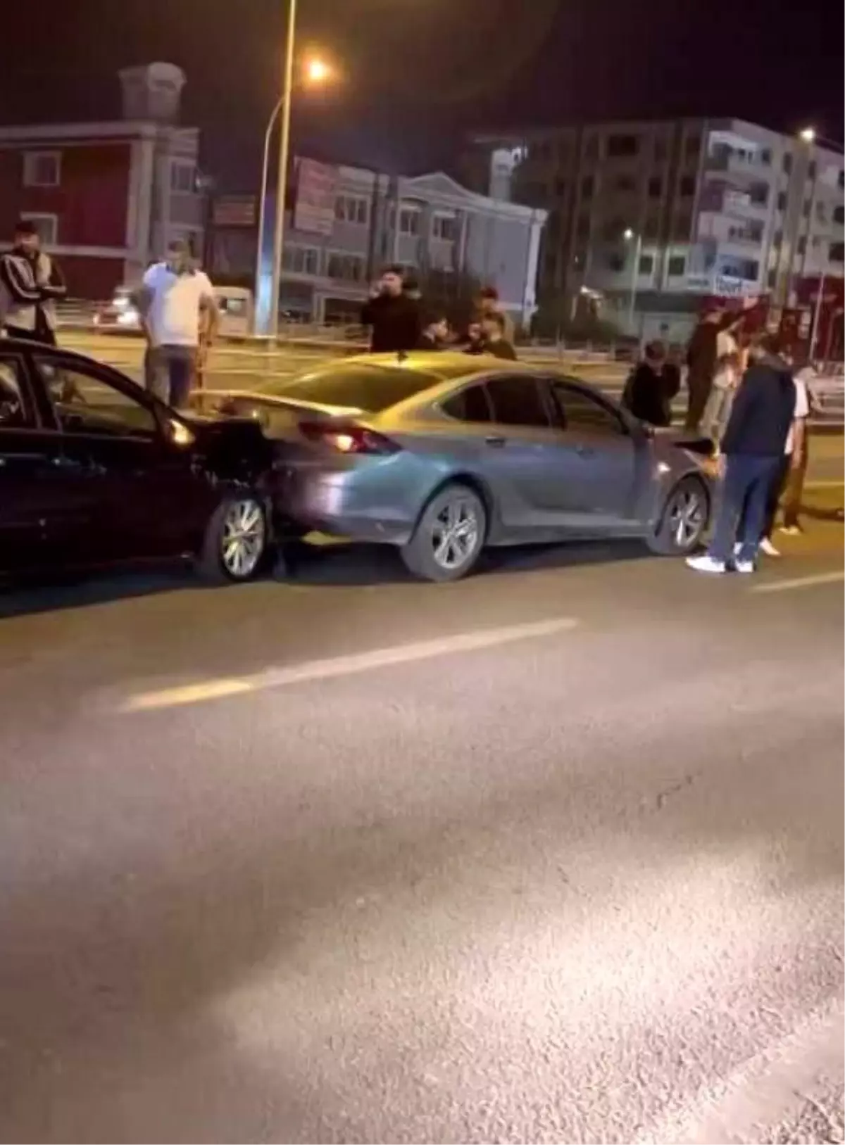 Diyarbakır'da Zincirleme Trafik Kazası: 3 Yaralı