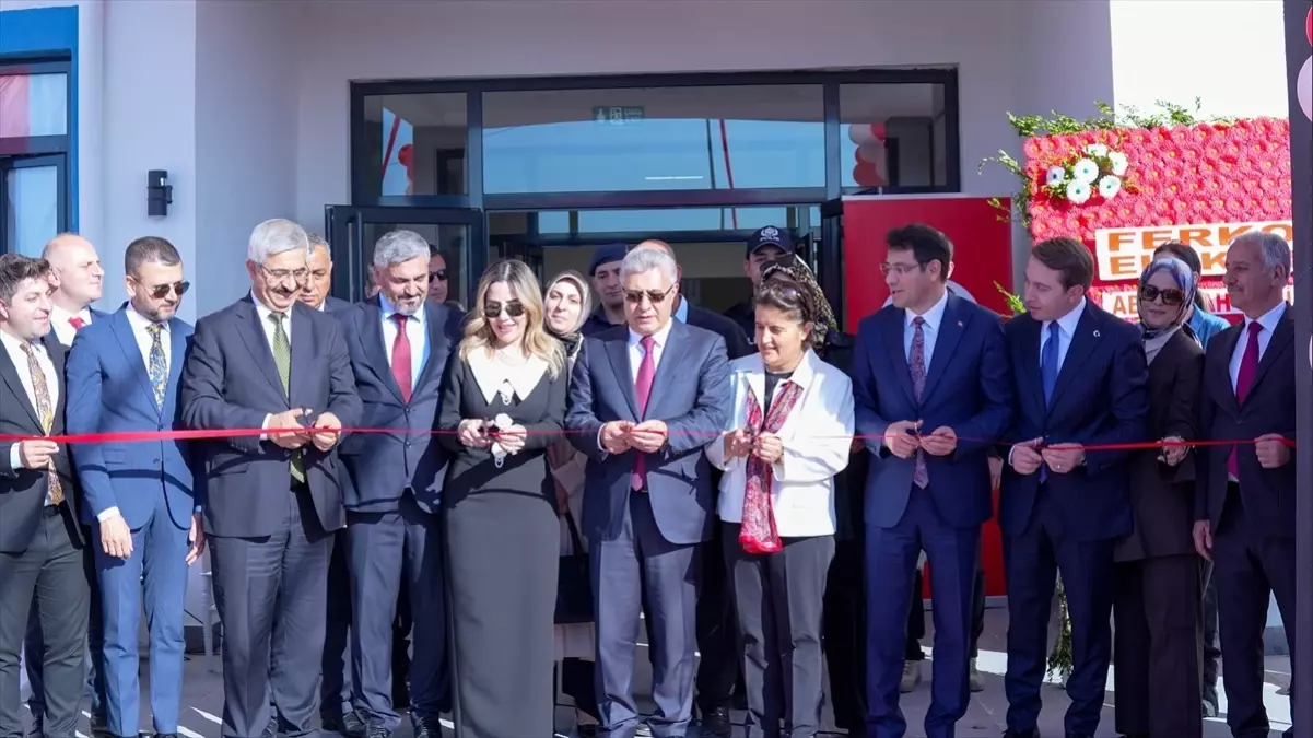 Diyarbakır'da 8 Derslikli Enver Geçgel İlkokulu Açıldı