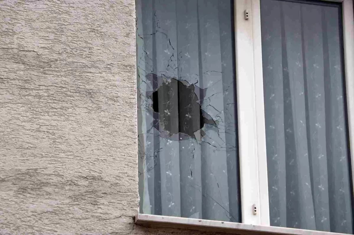 Eskişehir'de Küstüğü Eşine Tüfekle Ateş Açan Şahıs Aranıyor